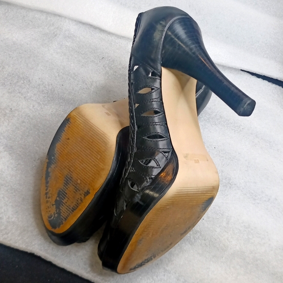 Guess Black Leather Platform Sandals Shoes Pumps with cut out design 4" Heels - Picture 6 of 9